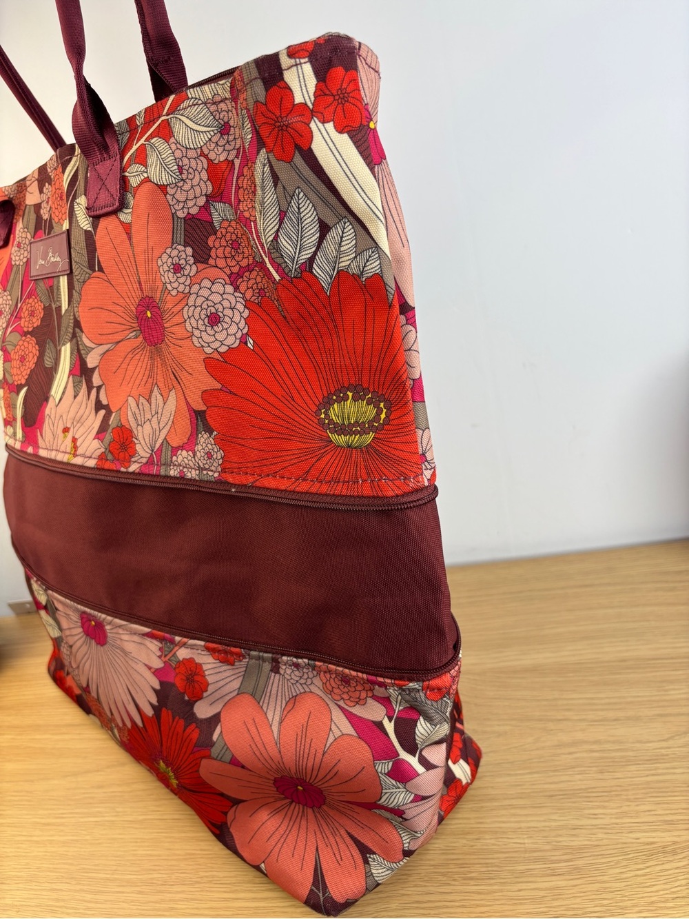 Retired Large Vera Bradley Red Lighten Up Floral Expandable Travel Tote - Picture 5 of 13